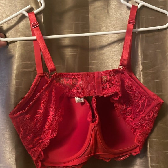 B.LUXE Red Full Figure 38 D Brand New - Picture 2 of 2